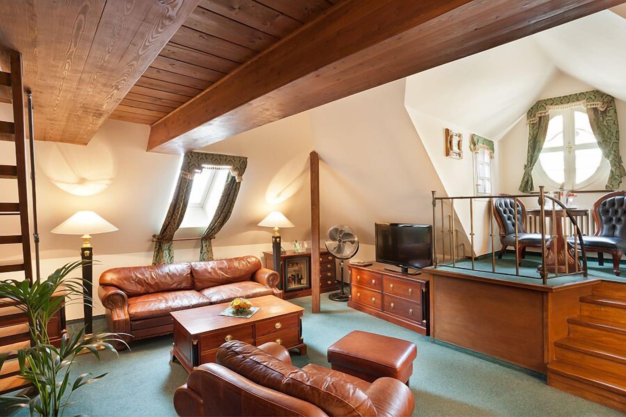 Hotel U Zlateho Stromu Prague By Bhg Экстерьер фото