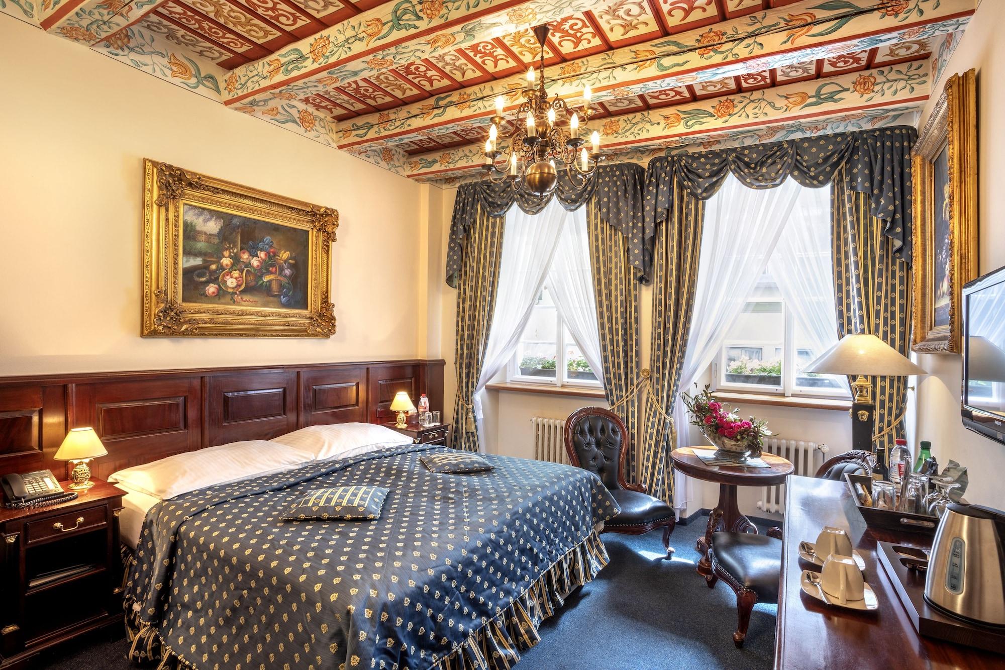 Hotel U Zlateho Stromu Prague By Bhg Экстерьер фото