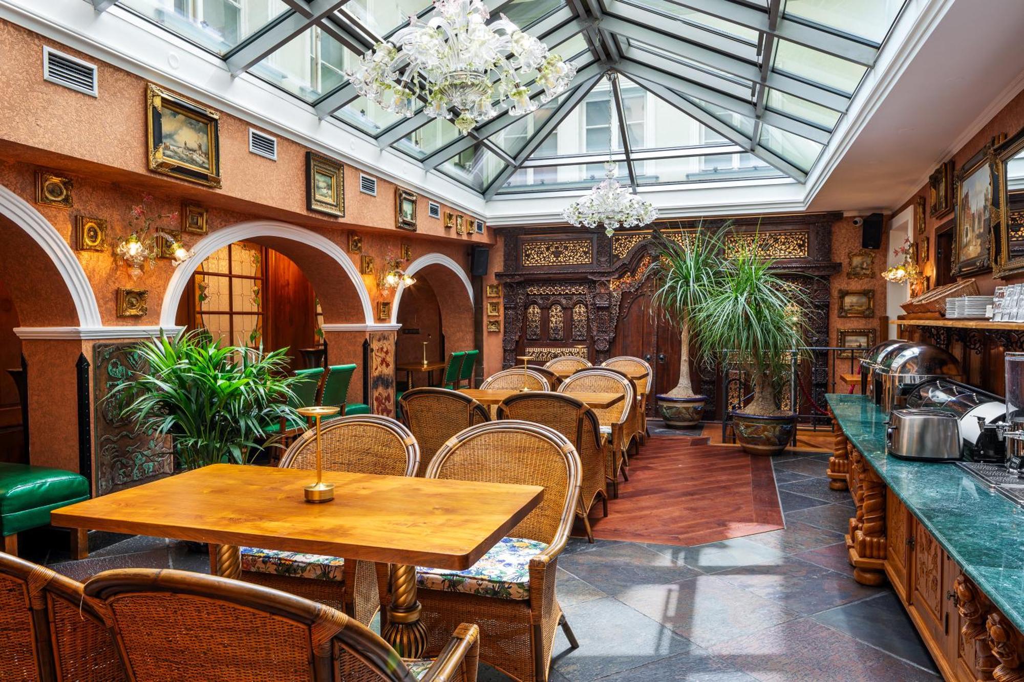 Hotel U Zlateho Stromu Prague By Bhg Экстерьер фото